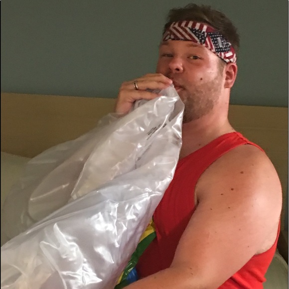 Meet your Posher, Alex - Picture 3 of 3